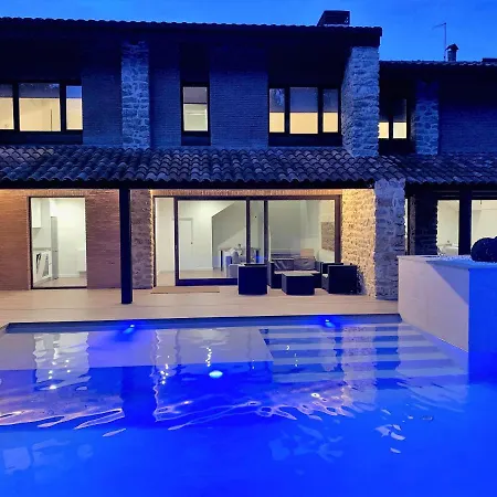 2 En Con Piscina Privada En Asturias El Marquesau Noriega